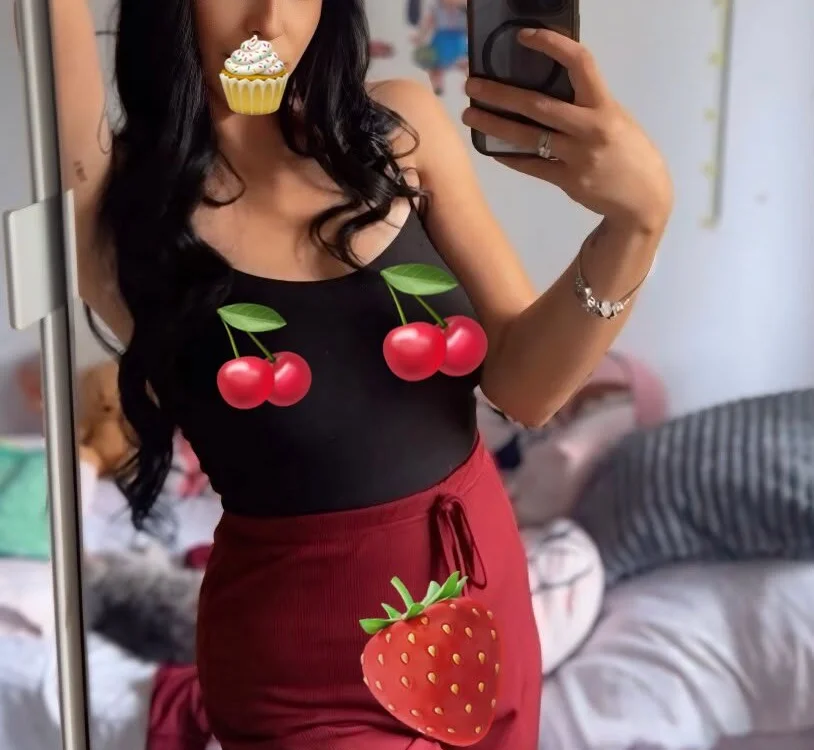 xxxpleasuree's Offline XXX Chat