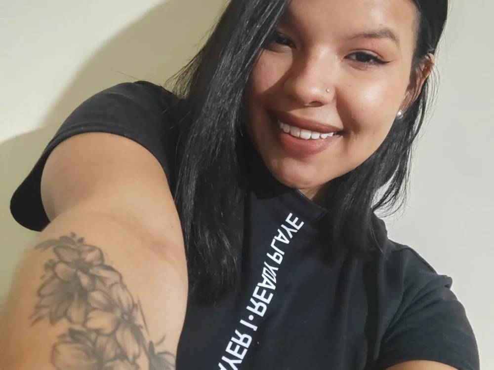 ShopiaRossi_'s Offline Chat Room