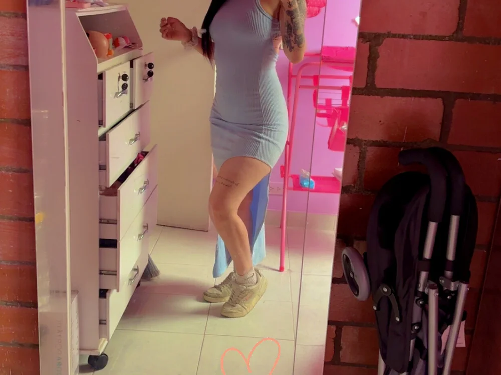 Tina_Phone Adlı Modelin Çevrimdışı XXX Sohbeti