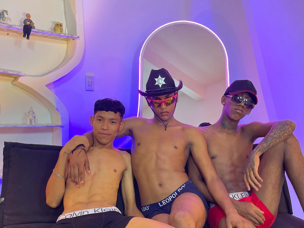 THE_GUYS_HEAD's Offline XXX Chat