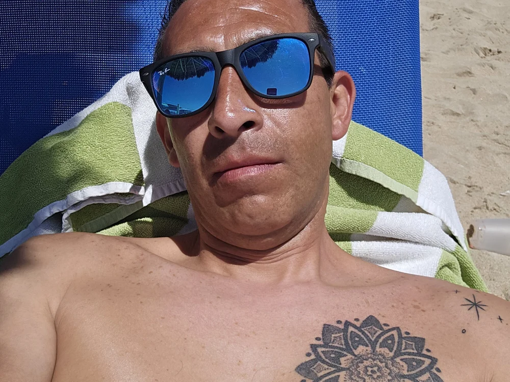 ivan11_16's Offline XXX Chat