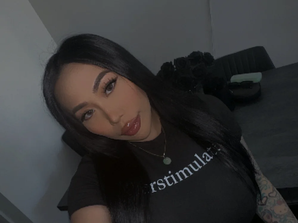 wittykitty8's Offline Chat Room