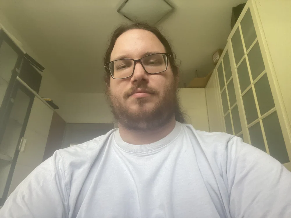 Chris131289's Offline Chat Room
