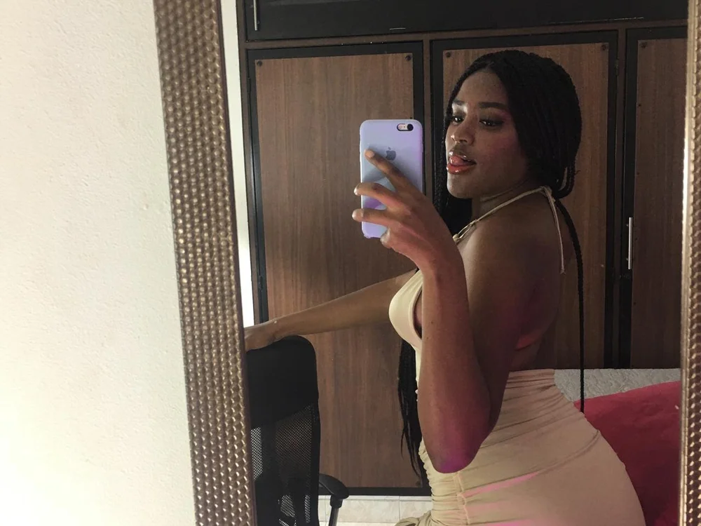 Ebony_Milk cam model