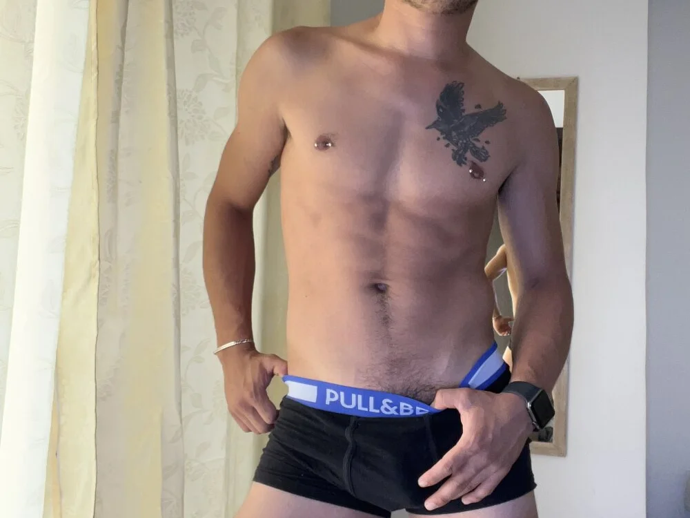 youlatinboy18's Offline XXX Chat