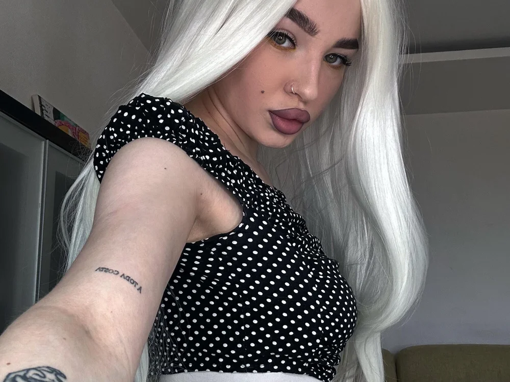 _little_witch's Offline XXX Chat