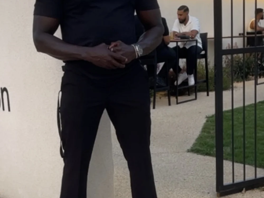moussa89 Adlı Modelin Çevrimdışı Sohbet Odası
