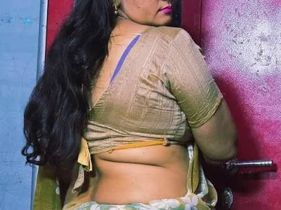 Mona-879 - Girl 