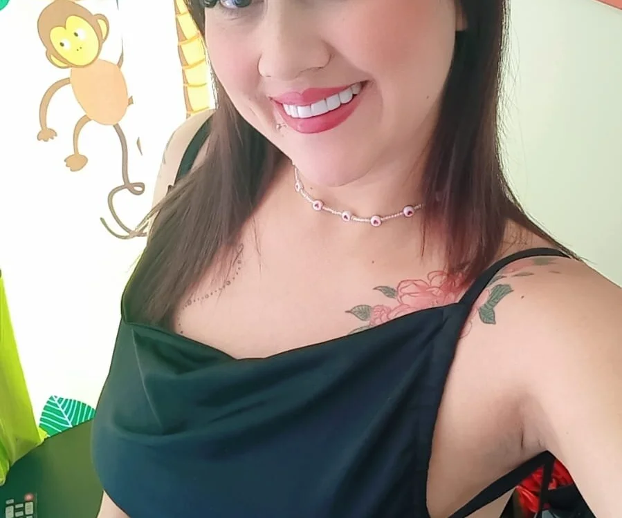 sara_thomas' Offline Chat Room