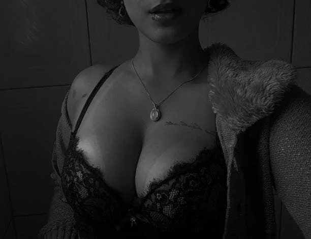 Rubyzinha_izzx Offline XXX-chat