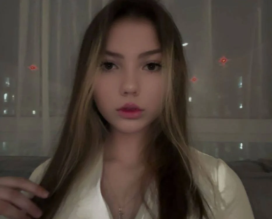 แชท XXX ออฟไลน์ของ KeliVerde