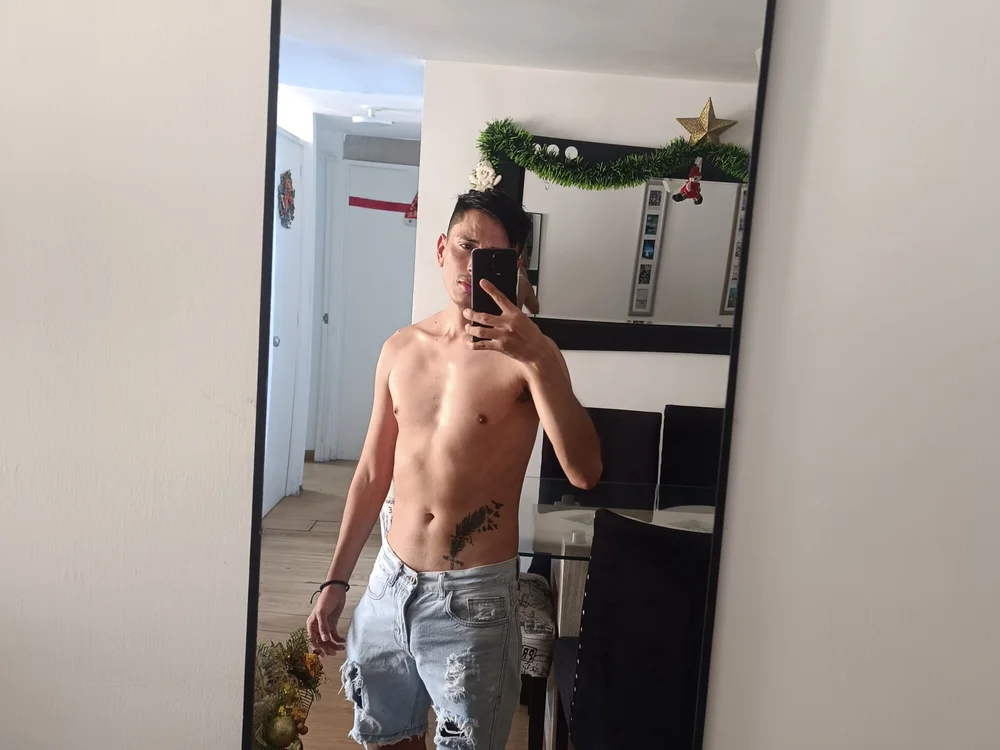 Eduarddxx1 Offline XXX-Chat