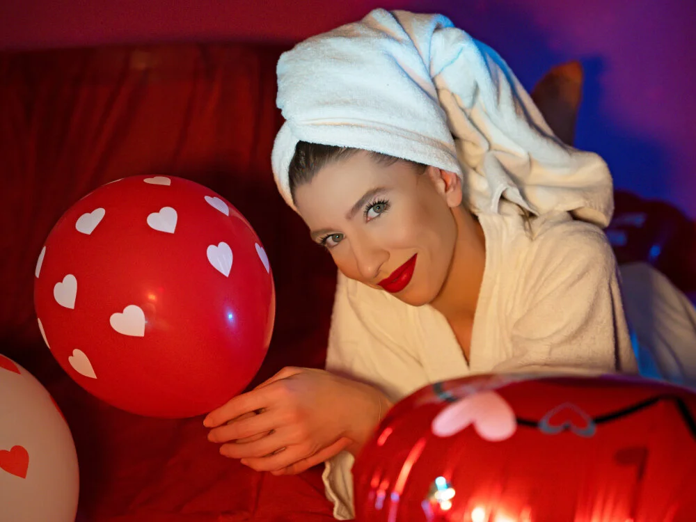 LunaWills_ offline XXX-chat