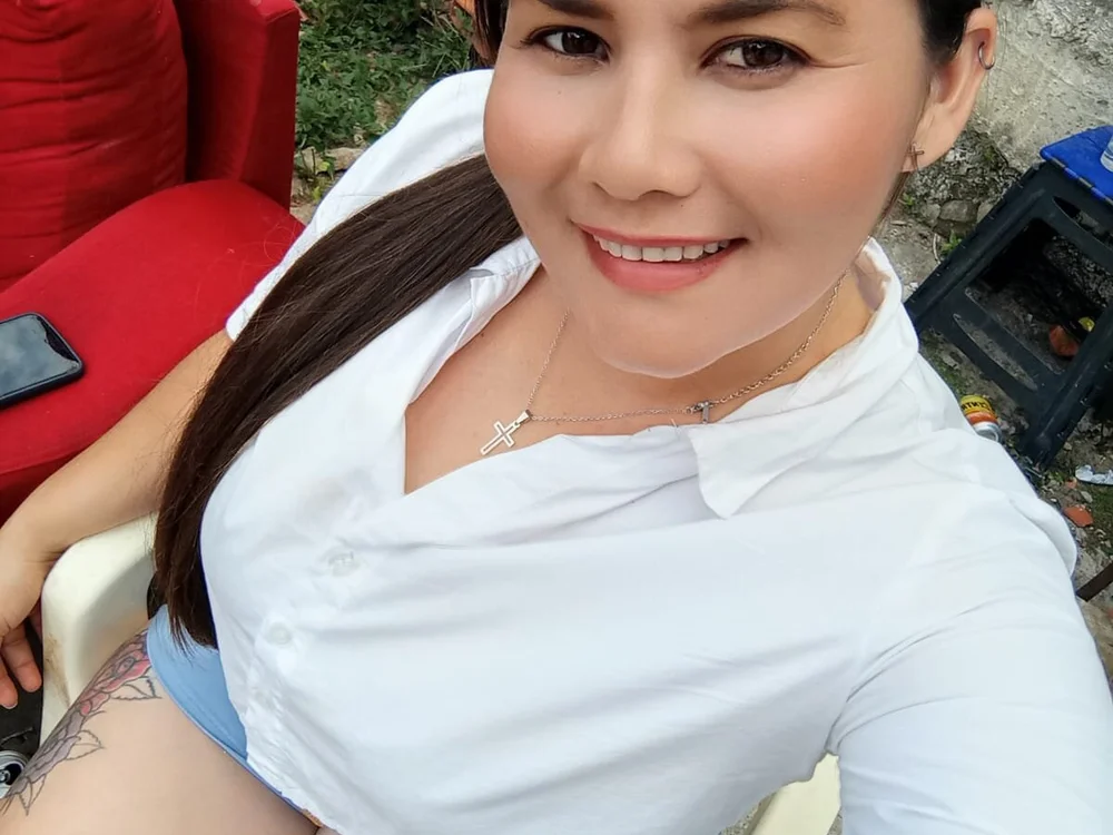 แชท XXX ออฟไลน์ของ ANNYLATIMIDA