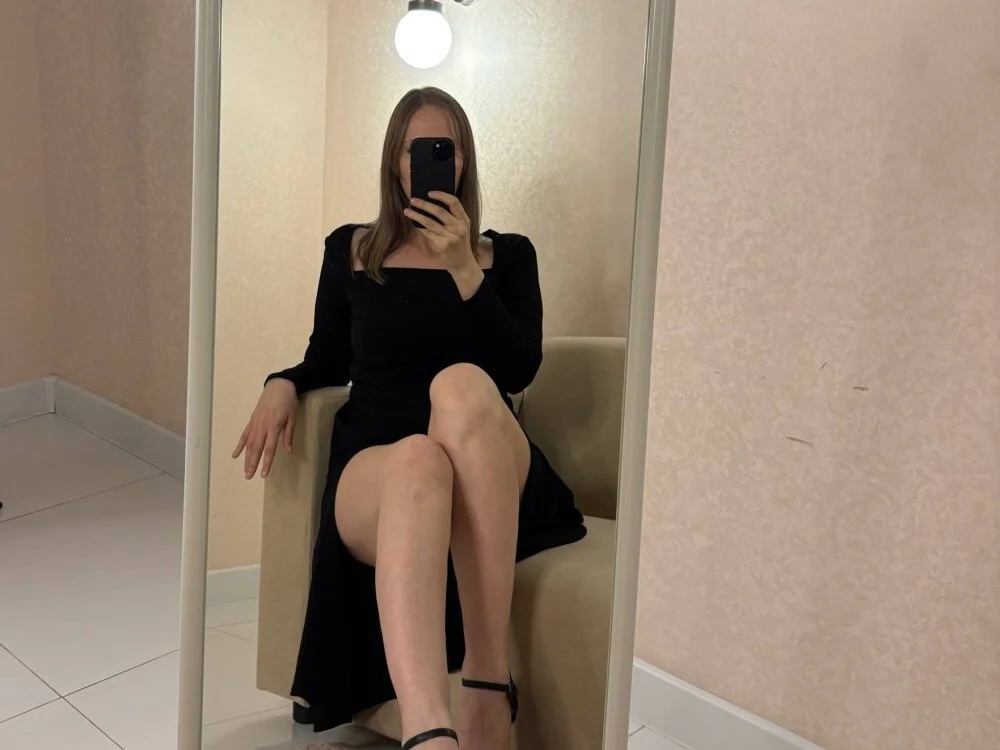 Elizabeth_Andersonn's Offline XXX Chat