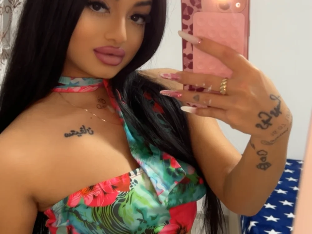 karolina-star's Offline XXX Chat
