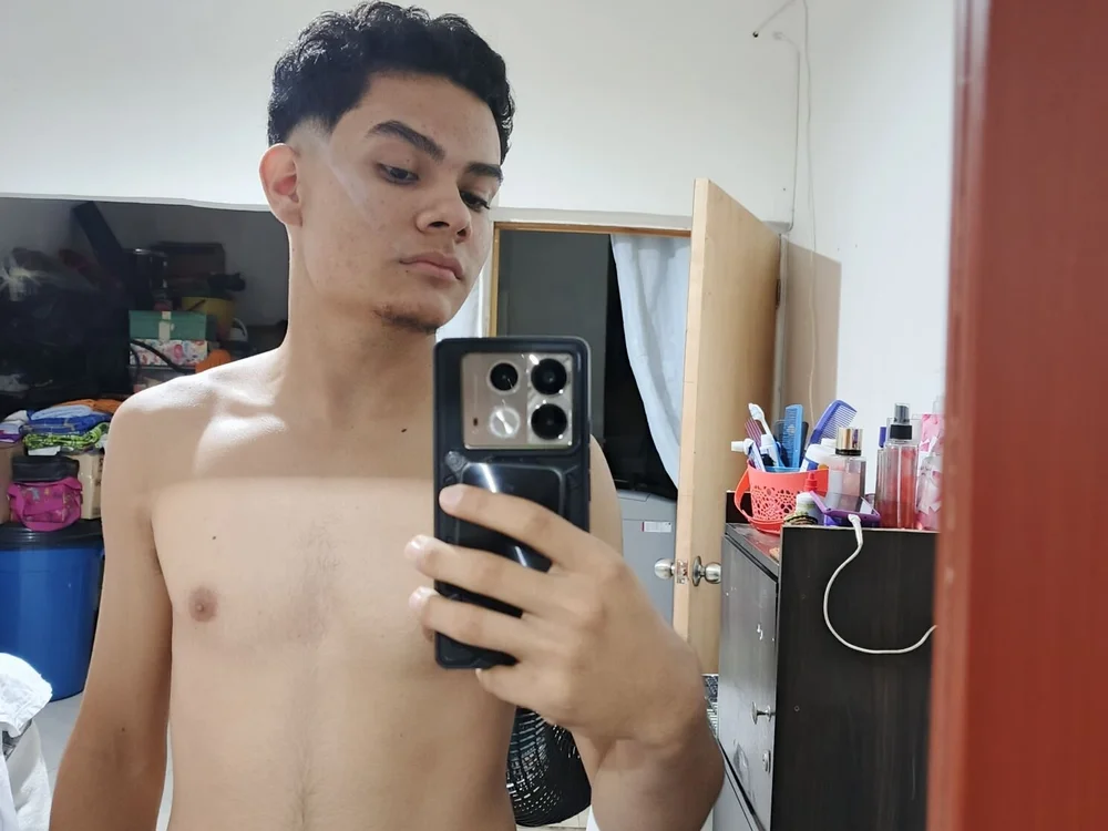 Emanuel_addams777's Offline XXX Chat