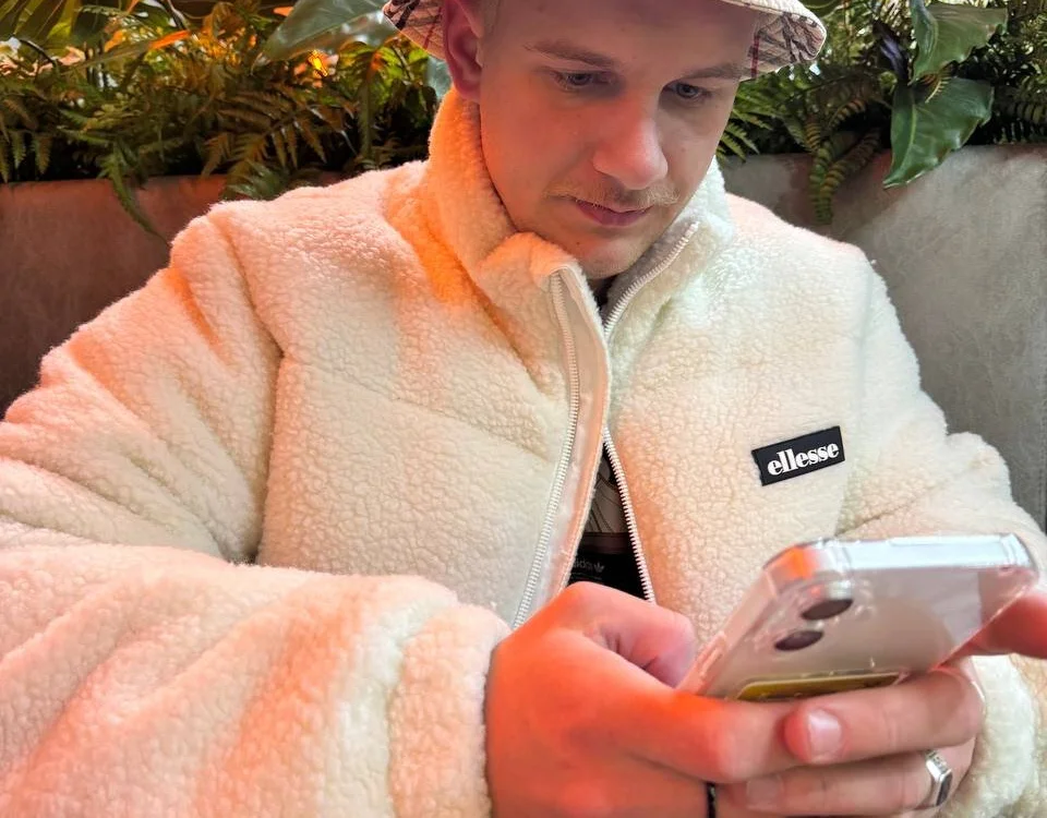 Sembang XXX Luar Talian koosssttyaa