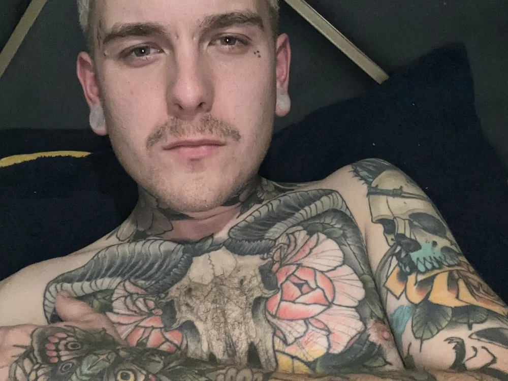 tatted-rook's Offline Chat Room