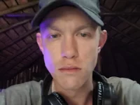 10inchesselfsucker's Offline Chat Room