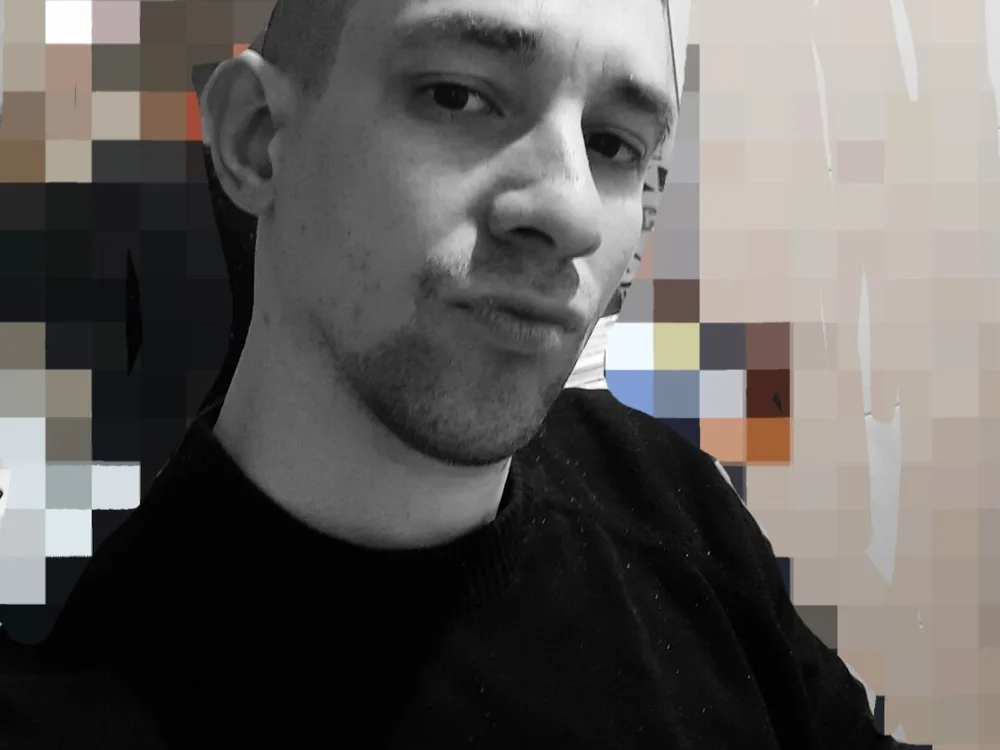 Mrtrece13's Offline Chat Room