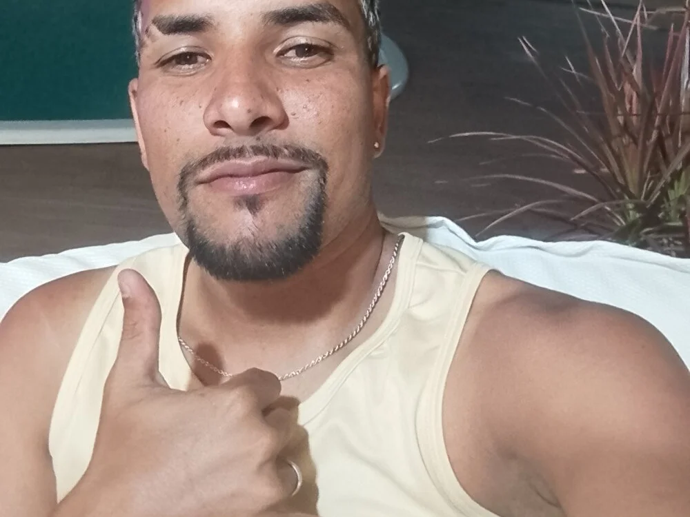 TomaJek55 Offline XXX Chat