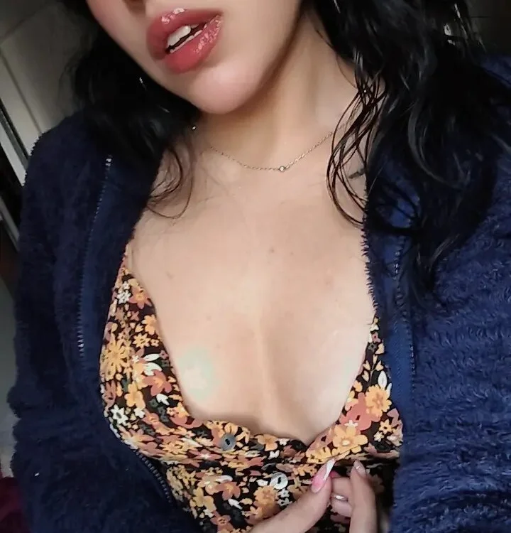 Queen_Ashly's Offline XXX Chat