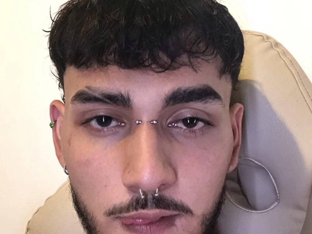 Brunicci Chat XXX offline