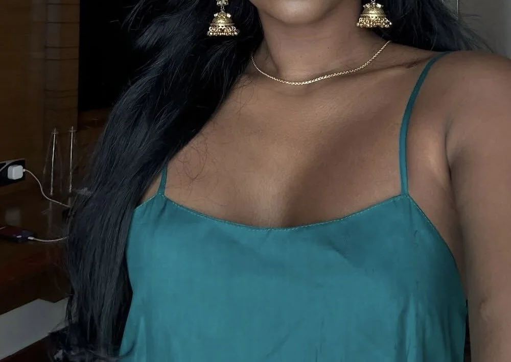 Chatroom XXX hors ligne de Queen-dhivya