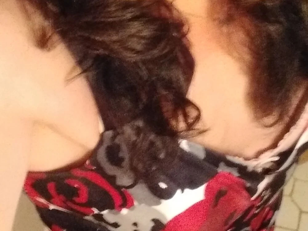 SassyCrystal77's Offline XXX Chat