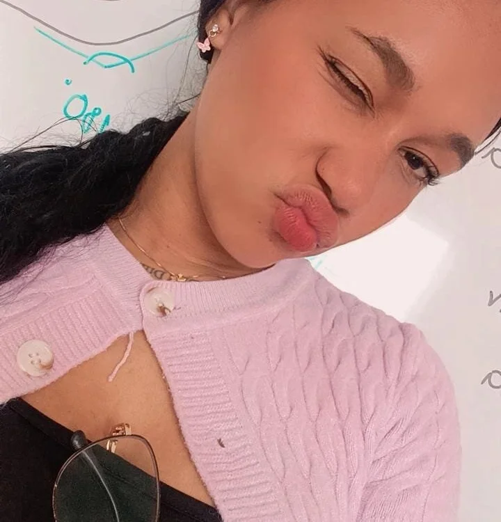 coraline_vera: συνομιλία ΧΧΧ εκτός σύνδεσης