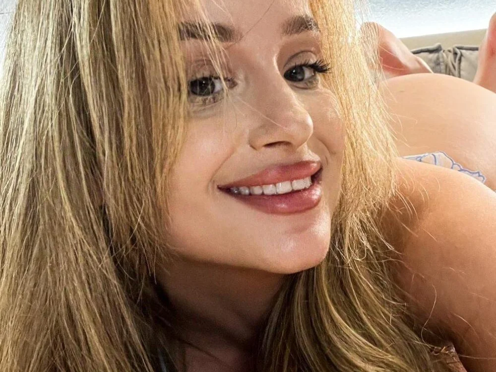 ChloeeBee Chat XXX live