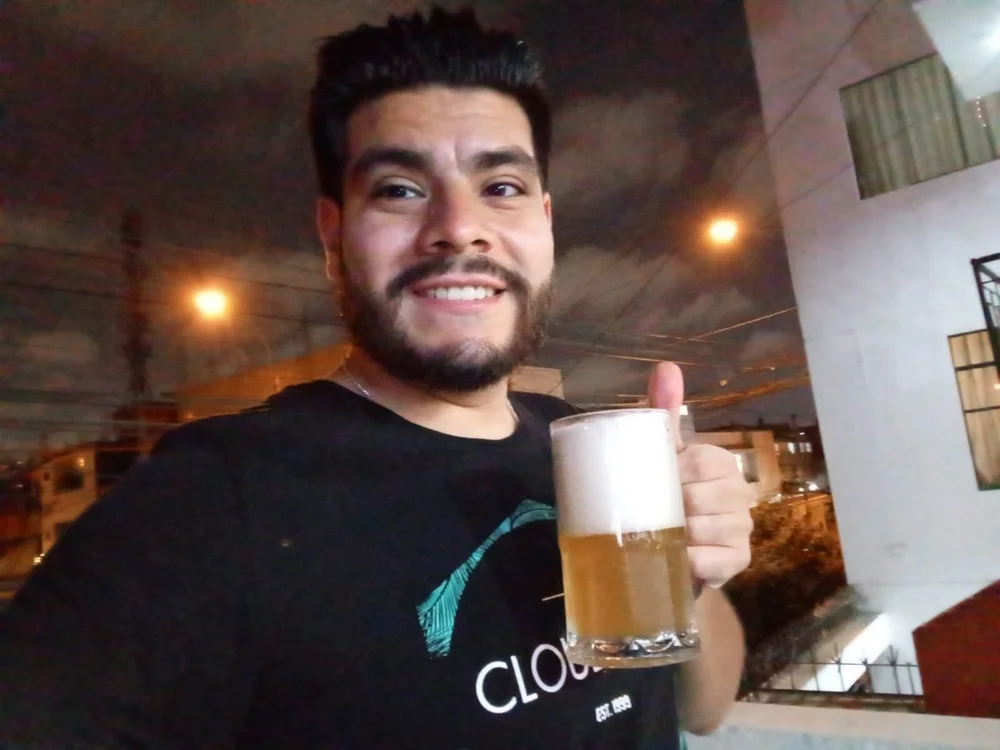 Adrian20model's Offline Chat Room