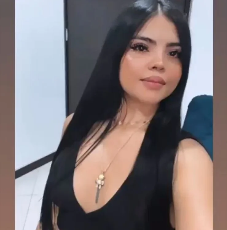 sofia_reyessのオフラインチャットルーム