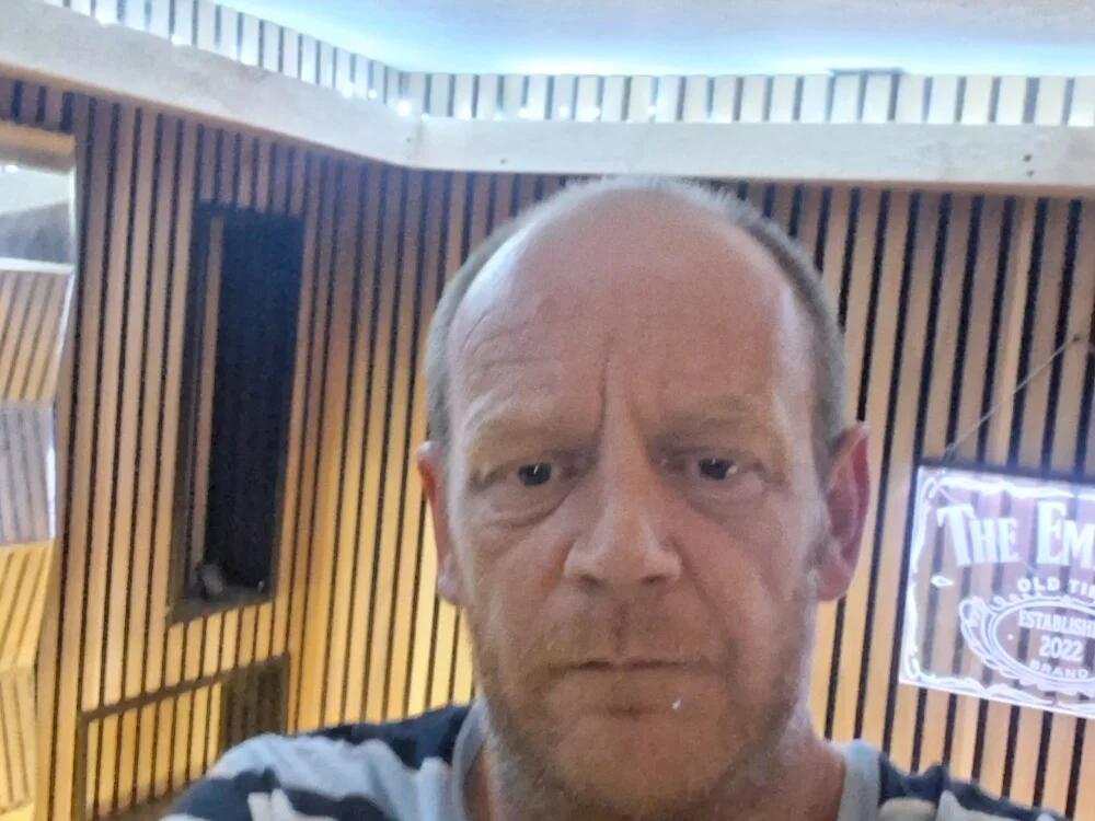 mikman100 Offline XXX-Chat