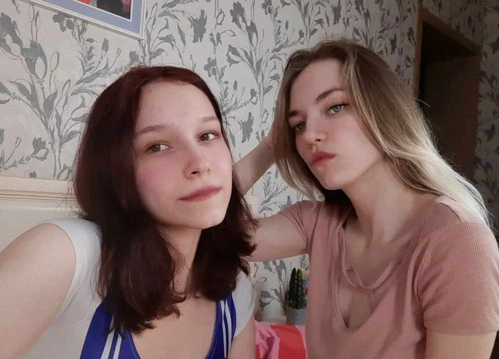 MorenaDomira's Offline Chat Room