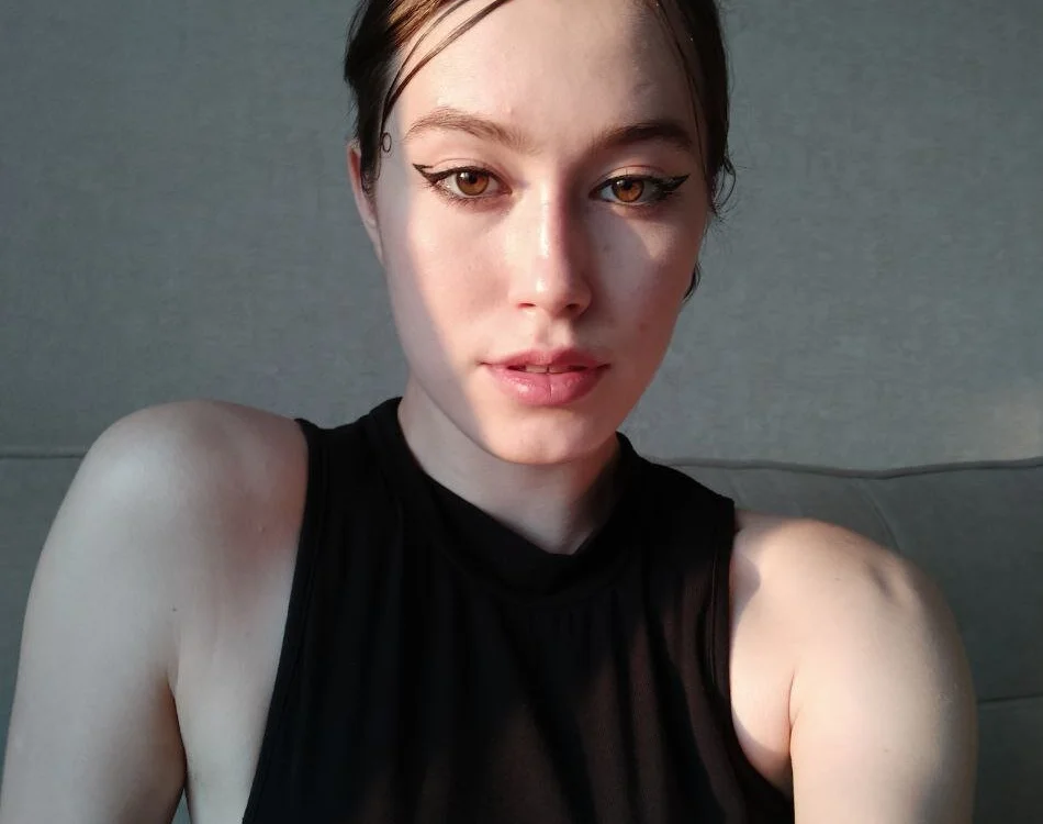 BrendaTayIlor's Offline XXX Chat