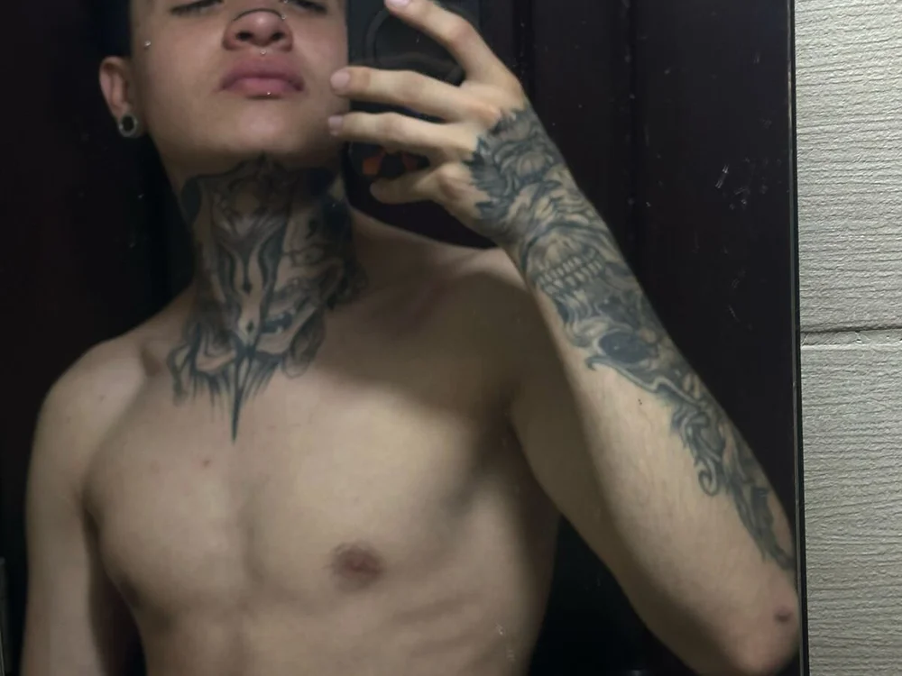 IdenDiaz_'s Offline XXX Chat