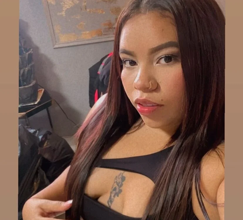 XXX chat uživo modela Alma_Violette