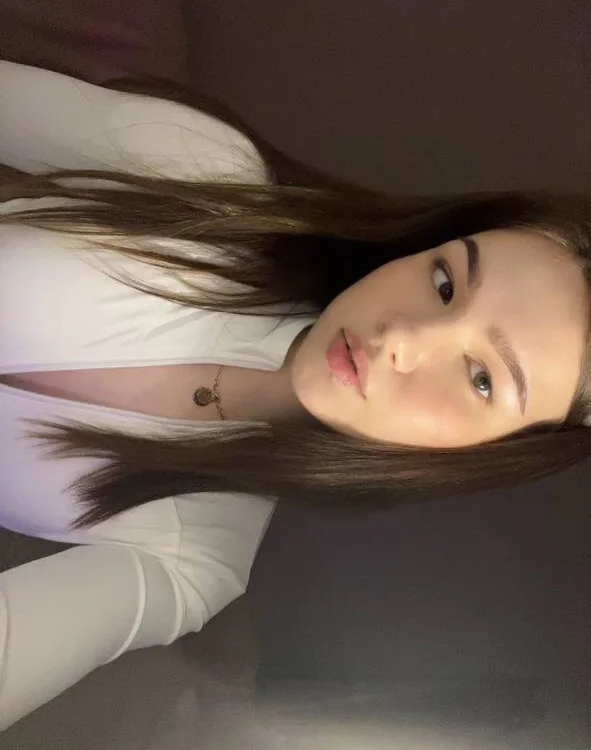 Helenchristensencb's Offline XXX Chat
