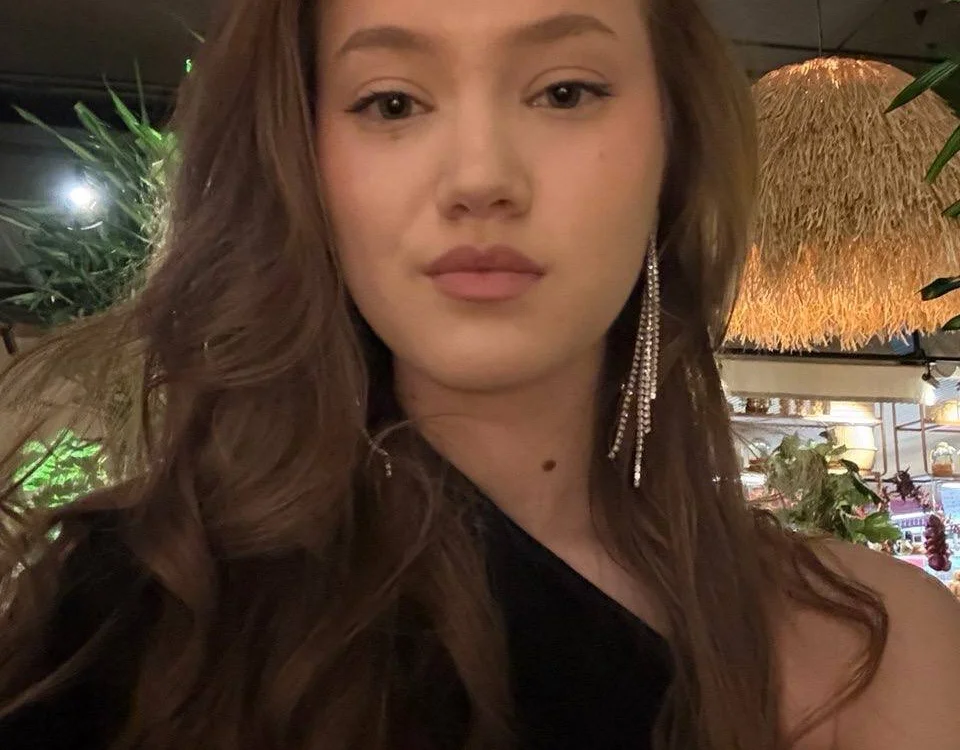 ห้องแชทออฟไลน์ของ Helen__Holmes