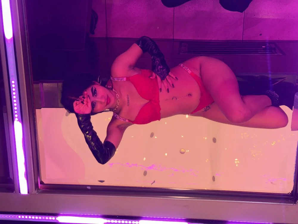 LizzyYvng offline XXX-chat