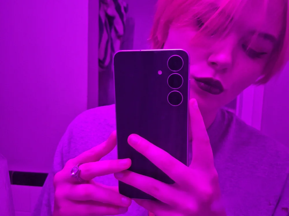 pixie23780's Offline Chat Room