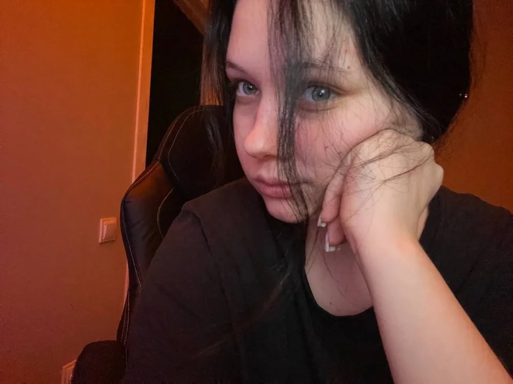 DarkSiren_'s Offline XXX Chat