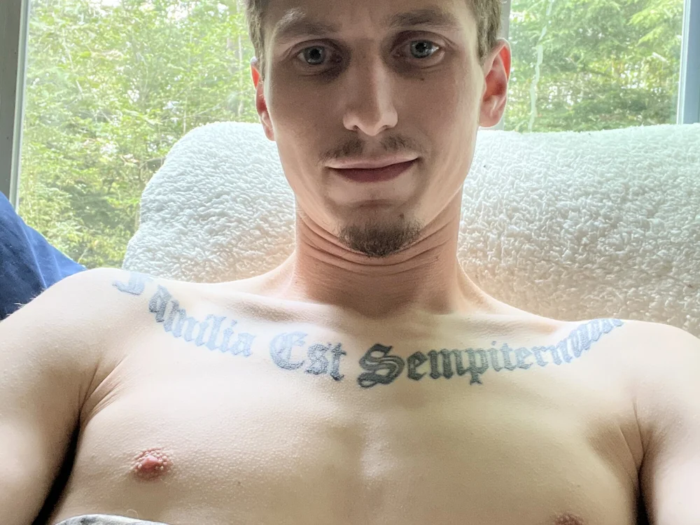 adonis2394's Offline Chat Room