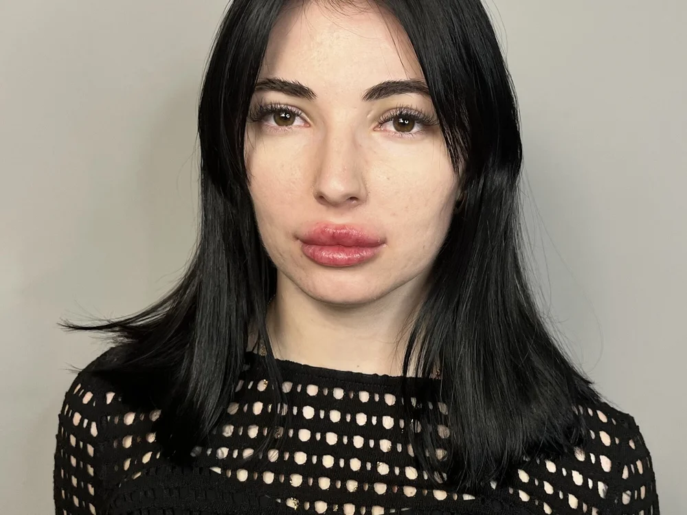 DevonaHatt's Offline Chat Room