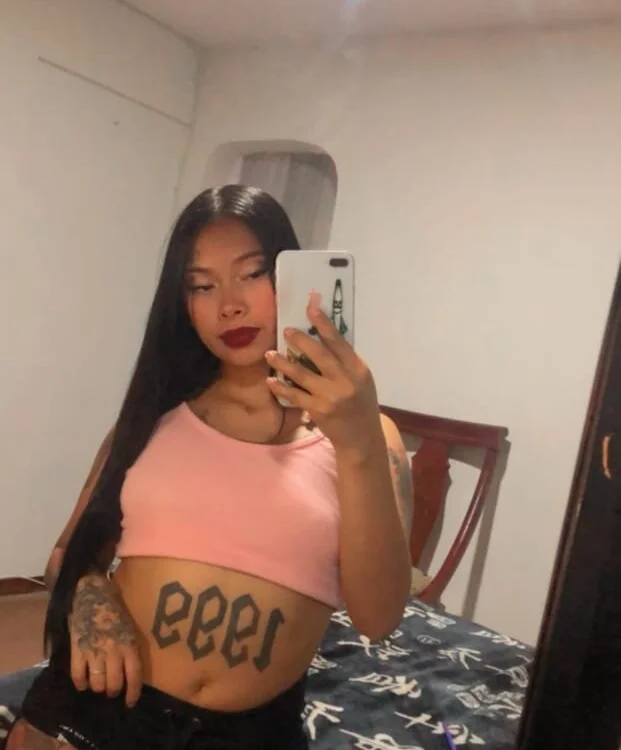 Kendal_bby's Offline XXX Chat