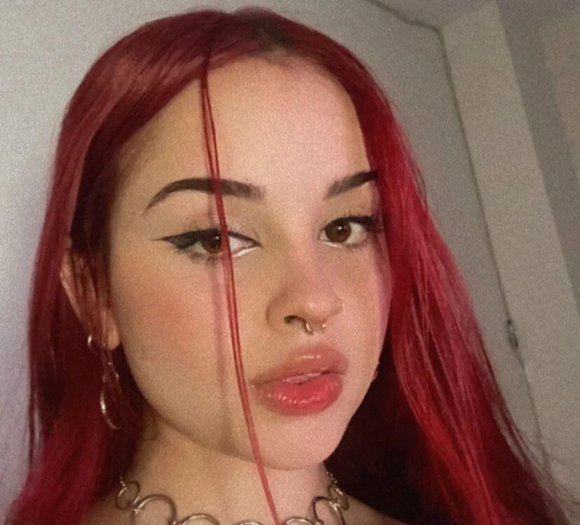 Roxxy_mora's Offline XXX Chat