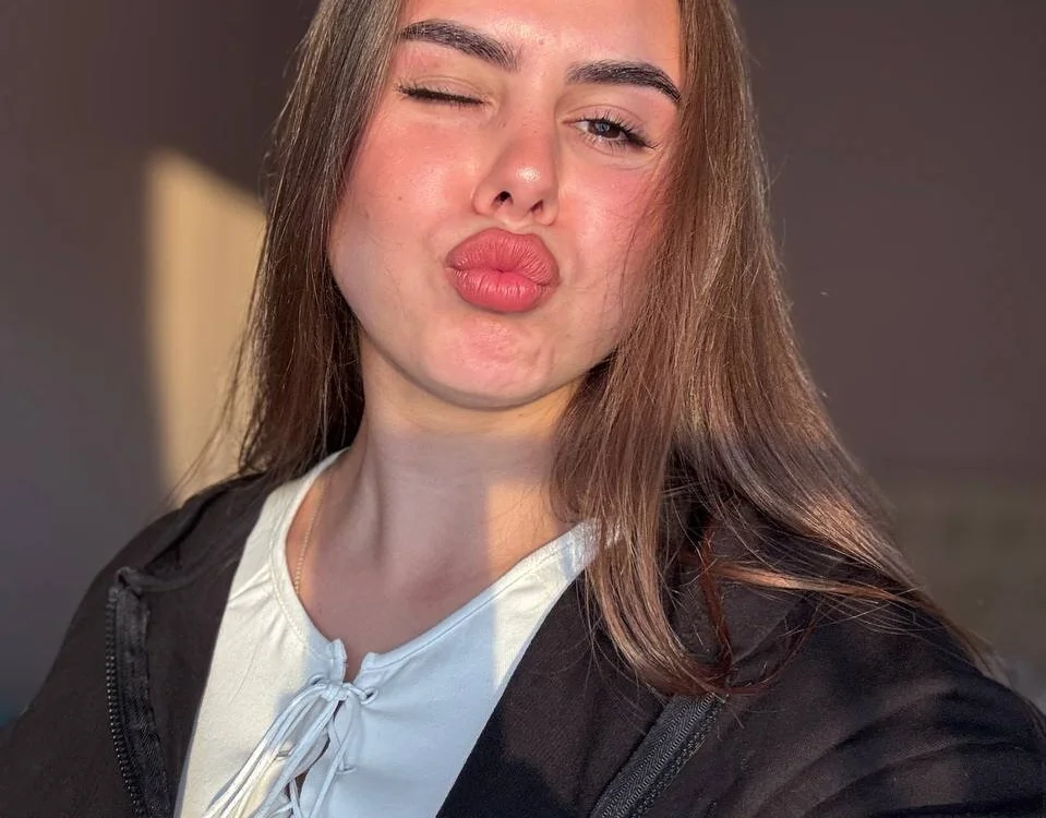 AnnmarieTremper's Offline XXX Chat