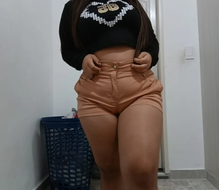 VALERIASUAZO19's Offline XXX Chat